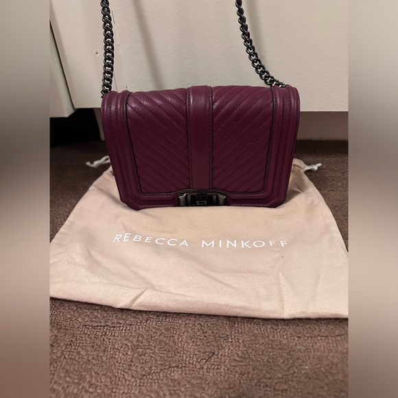 Rebecca Minkoff Chevron Quilted Avery Shoulder bag. Slightly used. - Picture 1 of 5
